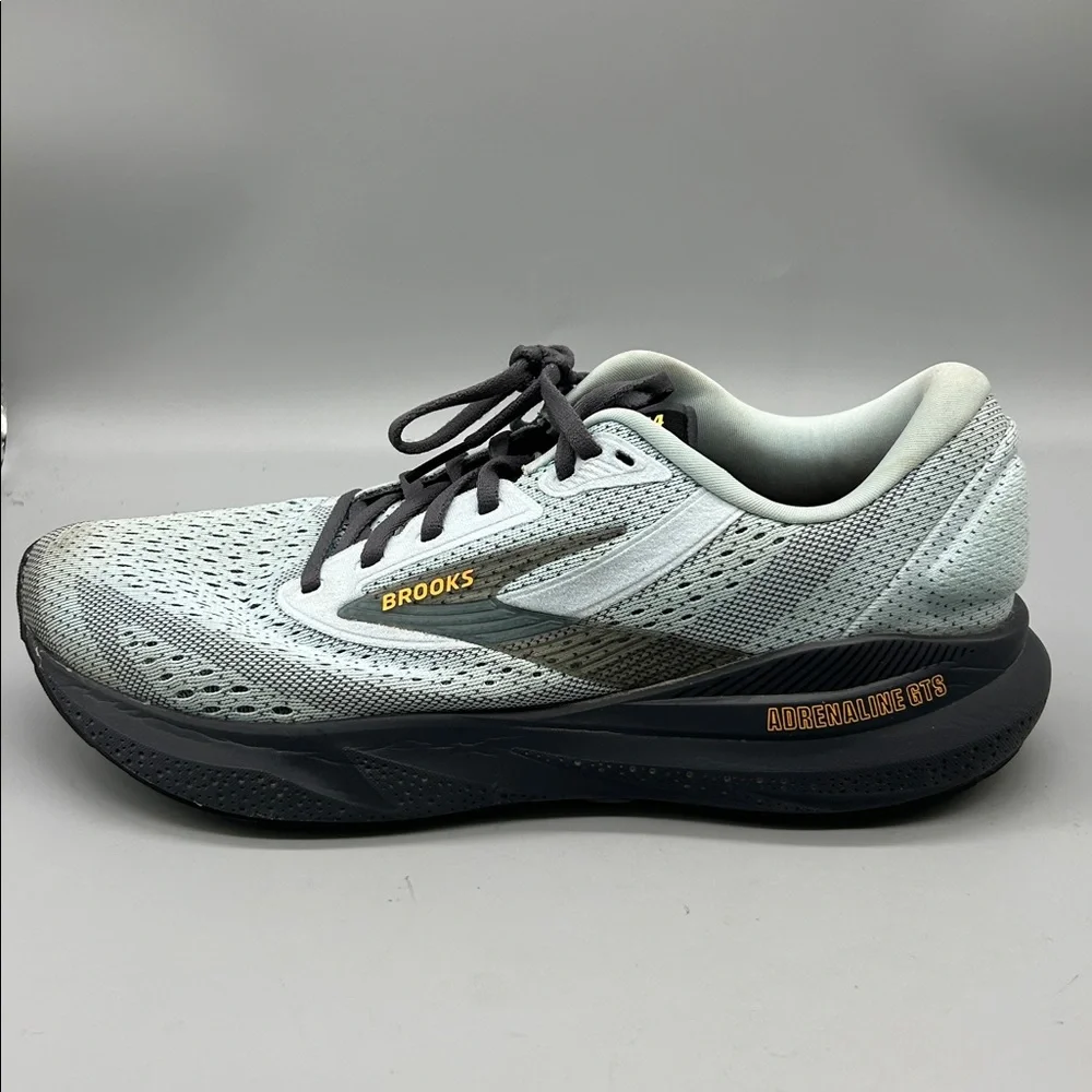 Brooks Men's Light Blue and Black Running Sneakers